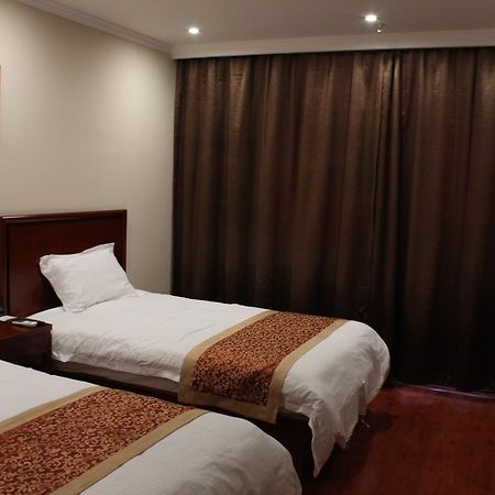 Greentree Inn Zhejiang Ningbo East Baizhuang Rd. Express Hotel מראה חיצוני תמונה