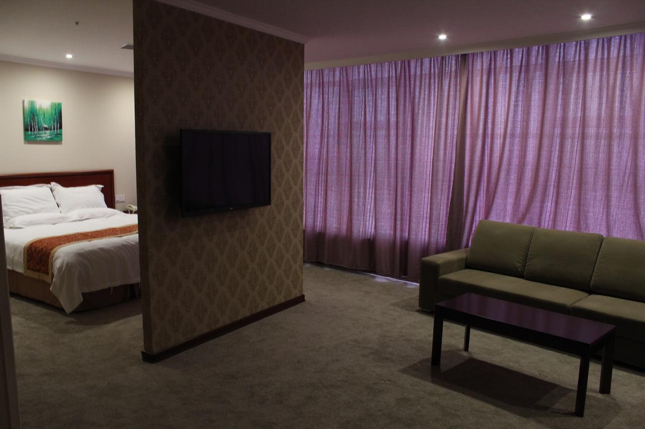Greentree Inn Zhejiang Ningbo East Baizhuang Rd. Express Hotel מראה חיצוני תמונה